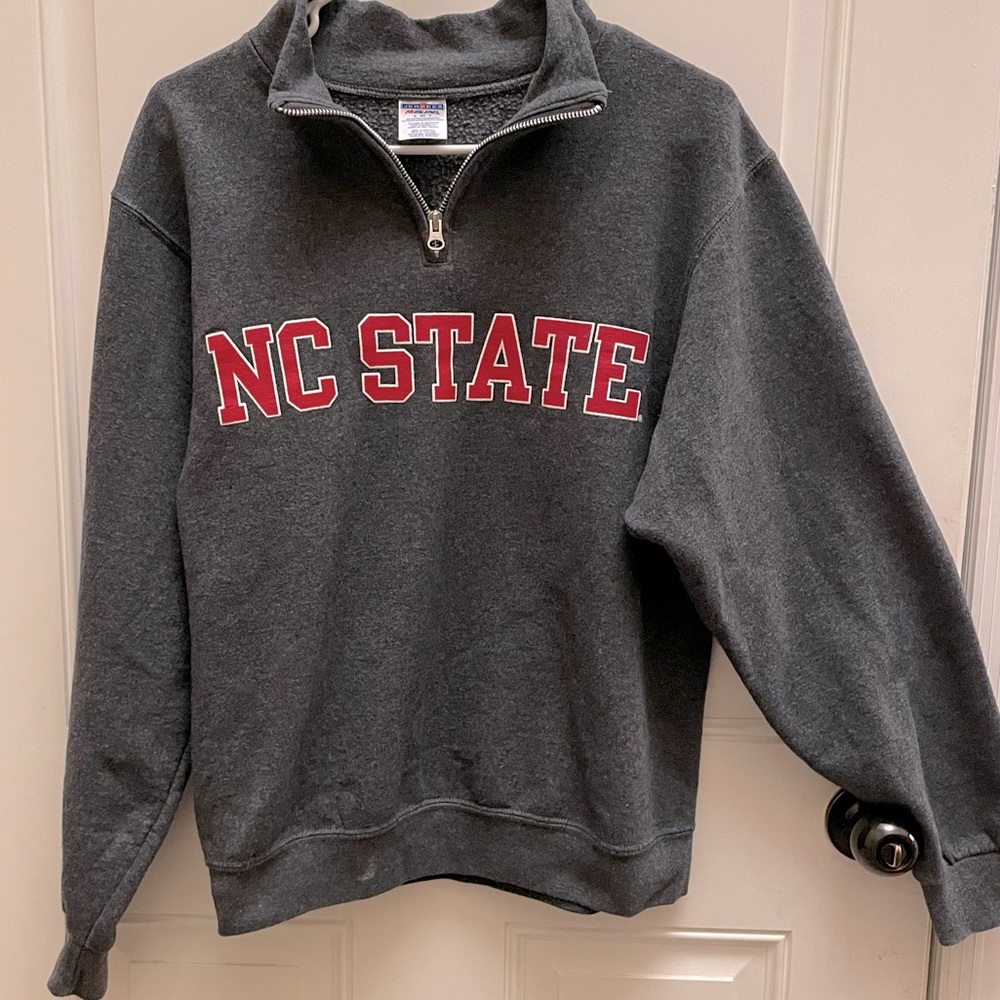 NC State Pullover ❤️ Size Small